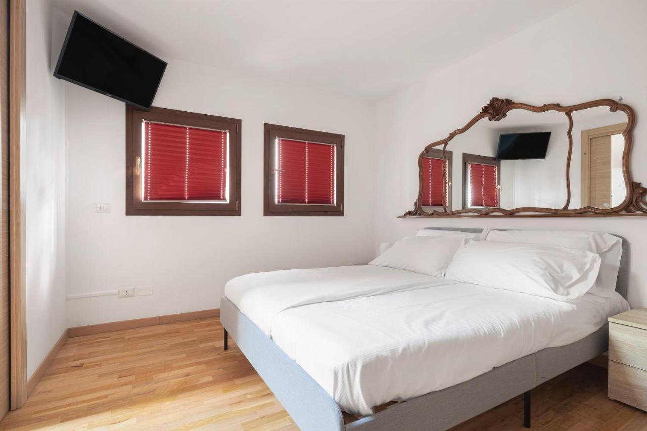 Solemar Sicilia - Palazzo Quaroni Apartamento Palermo Exterior foto